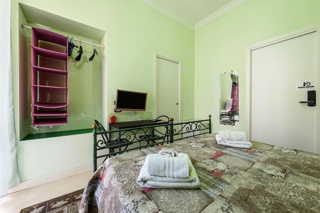 Central Green With Garden View Apartment